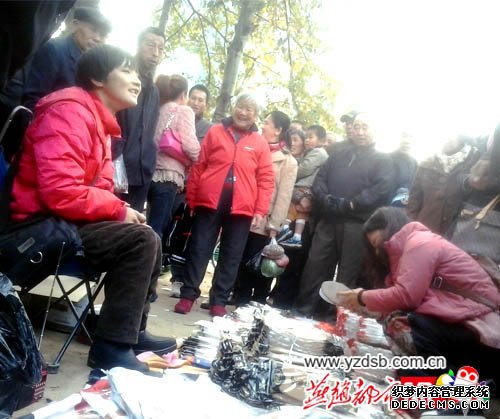 秦皇島好心人幫忙 腦癱女孩一天售萬元 秦皇島好心人幫忙 腦癱女孩一天售萬元