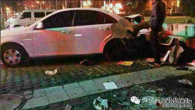 事故丨秦皇島開(kāi)發(fā)區(qū)廣緣超市附近發(fā)生連環(huán)車禍！司機(jī)逃逸