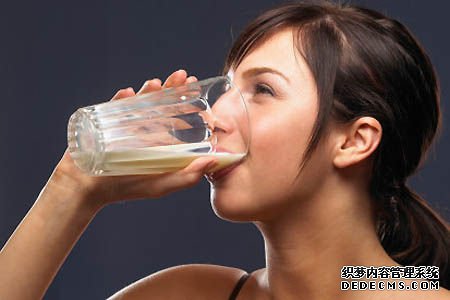 豆?jié){是早餐黃金飲品 喝豆?jié){好處與壞處 豆?jié){是早餐黃金飲品 喝豆?jié){好處與壞處