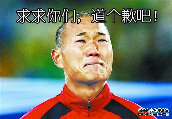 人在江湖漂，哪能不挨“扔”。布拉特被扔錢還算幸運(yùn)，比他慘的大有人在。不少政要名人都遇到一件令人尷尬的事情：被扔?xùn)|西。