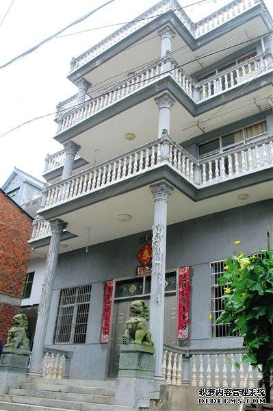 點(diǎn)擊圖片翻到下一頁(yè)>> 起底“鄒勇案”嫌犯:急于獲王林投資作案(圖)