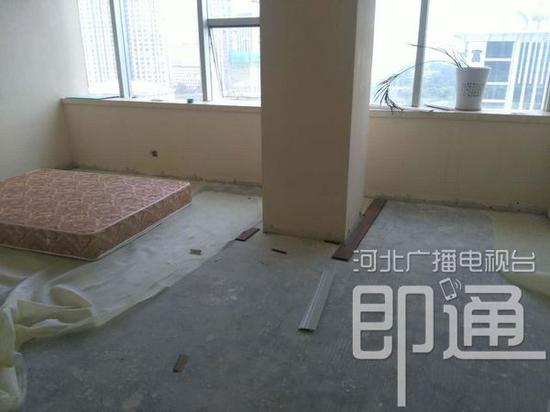 于先生預定的13樓房間現(xiàn)在成了這樣。