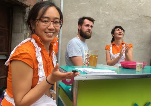 盧康妮一直熱中于昆蟲的一切，并且致力于讓更多的人了解昆蟲食物的好處，推動昆蟲食用規(guī)?；?。