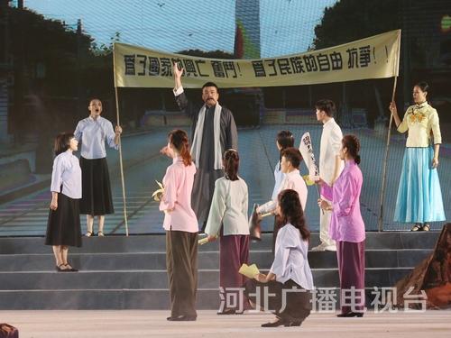 《高筑神州風(fēng)雨樓》之《傳播》。一盞馬燈，一條長桌，一群有著濟(jì)世救國理想的先驅(qū)者們，如饑似渴地傳閱著馬恩著作。