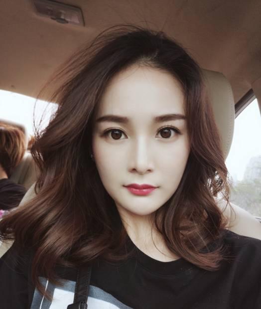 鋼針，小編覺得她像假人。