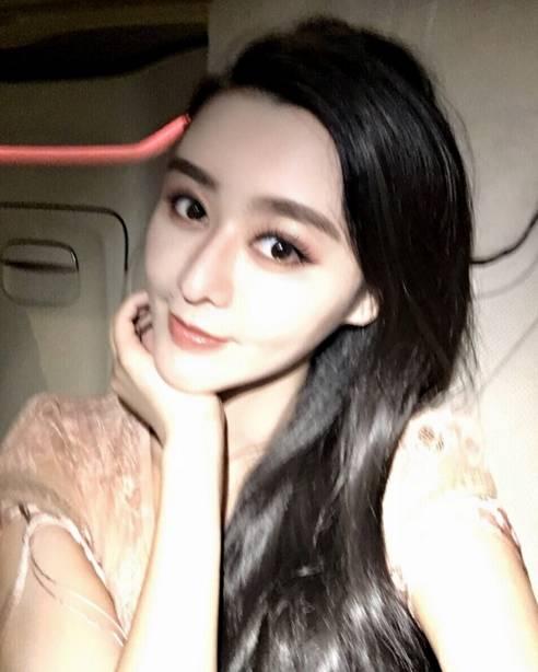 但這妹紙沒碰上一個(gè)“李晨”，卻遇到了一個(gè)更渣的，前段時(shí)間哭訴老公不僅出軌了，還出柜了......驚呆了無(wú)數(shù)人的下巴。