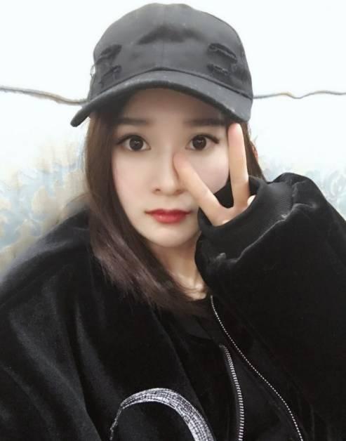 楊冪剪短發(fā)了，妹紙也要剪～