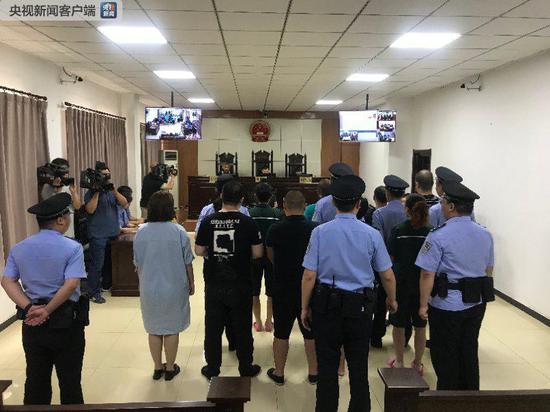 三、被告人王雄磊等9人組織、容留賣淫、敲詐勒索、非法拘禁案