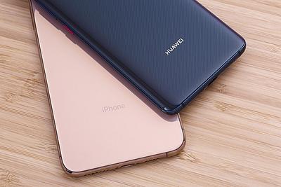 ▲心生歹念后，楊某開(kāi)始購(gòu)買(mǎi)iPhoneXS、華為mate20等高檔手機(jī)